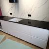 Столешница из кварцевого агломерата, остров с опорой, материал Avarus R510