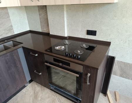 Столешница из кварцевого агломерата для кухни Avarus R531