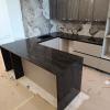 Столешница из кварцевого агломерата для кухни с островом Vicostone BQ8887