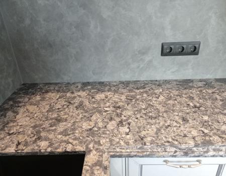 Столешница из кварцевого агломерата для и остров с фигурной фаской Vicostone BQ9470