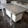 Столешница из кварцевого агломерата для и остров с фигурной фаской Vicostone BQ9470
